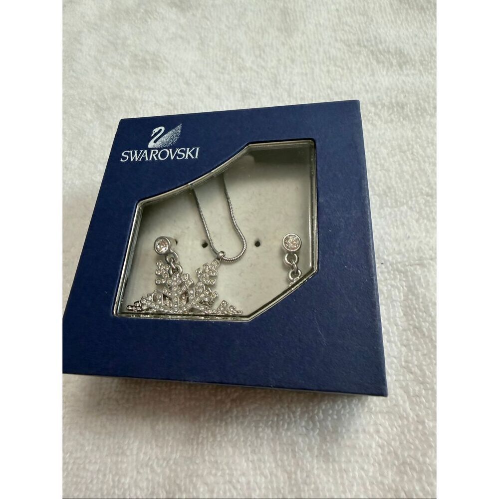 Swarovski Snowflake Earring Necklace Set - Picture 5 of 5